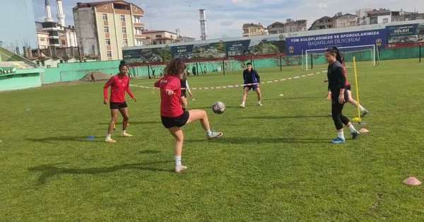 Kadın Futbol Takımı, Çatalca’ya hazırlanıyor