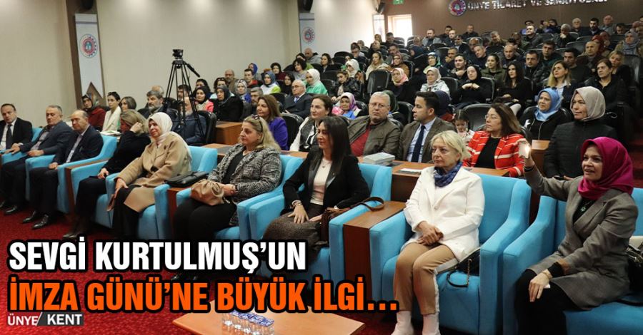  Sevgi Kurtulmuş’un İmza Günü’ne büyük ilgi…