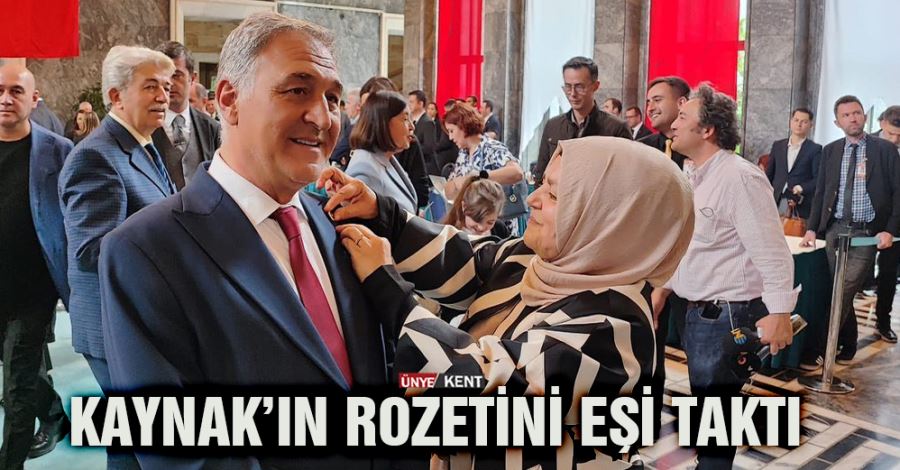  Kaynak’ın rozetini eşi taktı