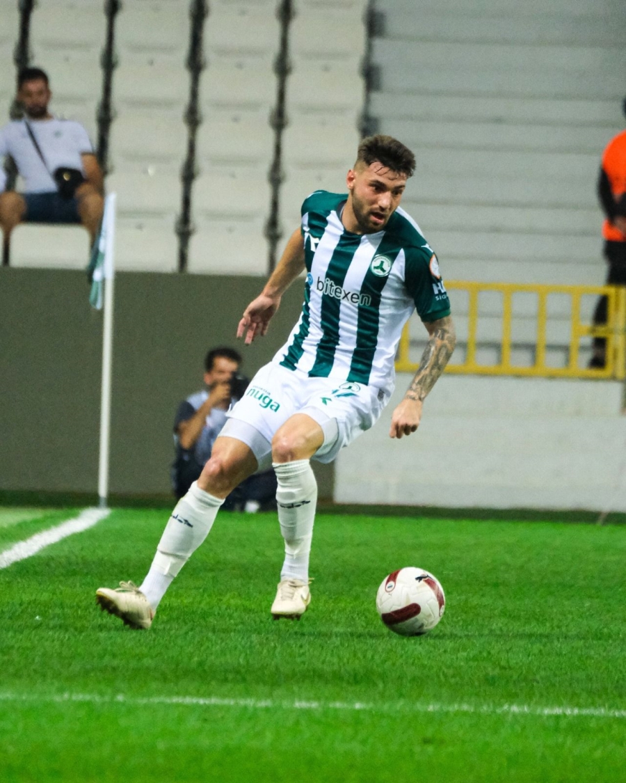 Kırmızı kart pahalıya mal oldu!