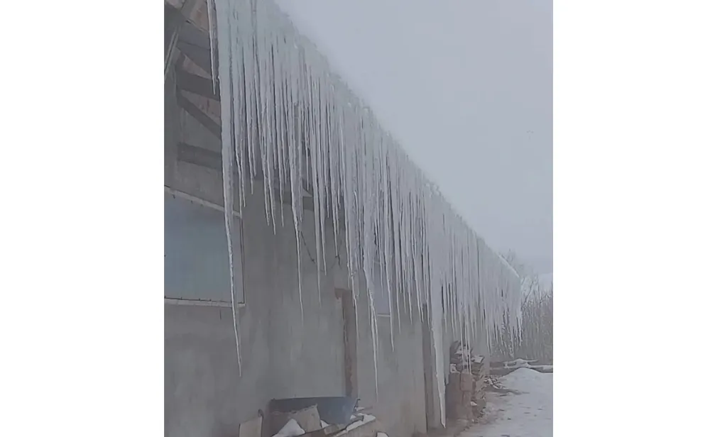 Buz sarkıtları tehlike saçıyor!