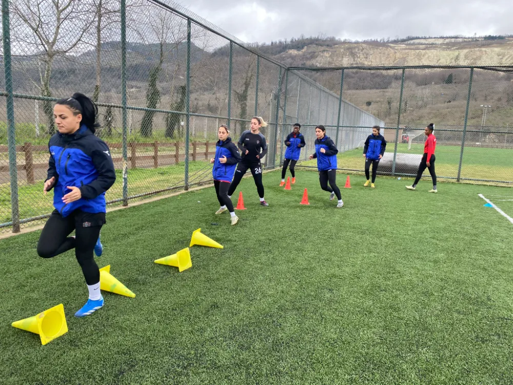 Ünye Kadın Futbol Takımı son maça hazır