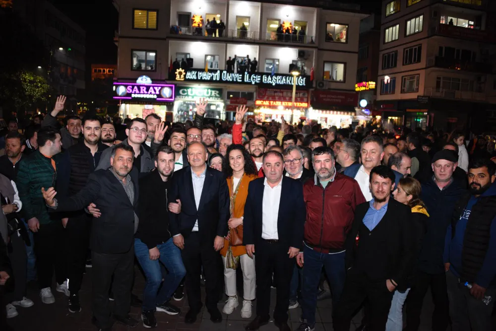 Tavlı ve ekibinden meydanda coşkulu kutlama…