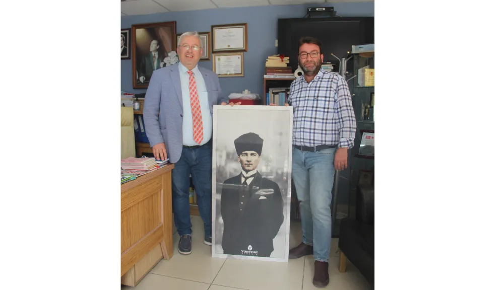 Yurtbay Seramik’ten Şahane Radyo’ya seramikte özel Atatürk tablosu… 