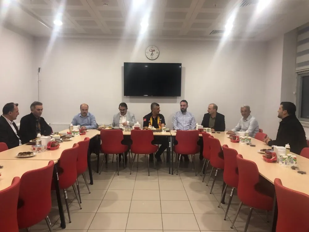   Tüzün, hastane iftarında…