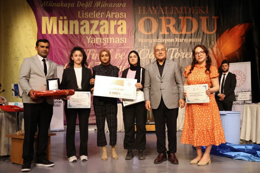 Fikrini en iyi savunan Ünye Mehmet Refik Güven Anadolu Lisesi şampiyon oldu
