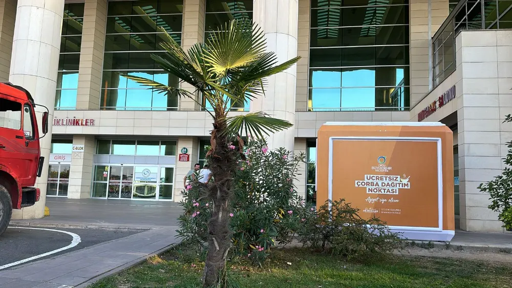 Büyükşehirden hastanelerde sıcak çorba ikramı 