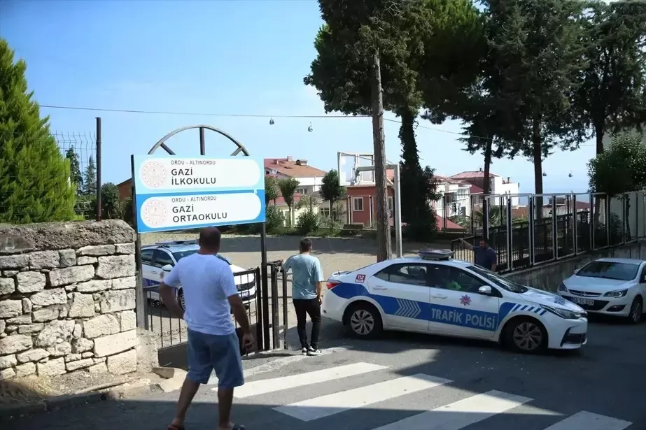 Öğretmenin okul bahçesinde çarptığı 7 yaşındaki öğrenci hayatını kaybetti