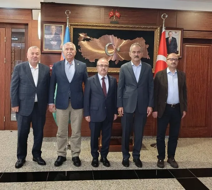 Milletvekili Özer, Bakü’de Büyükelçi Birol Akgün’ü ziyaret etti