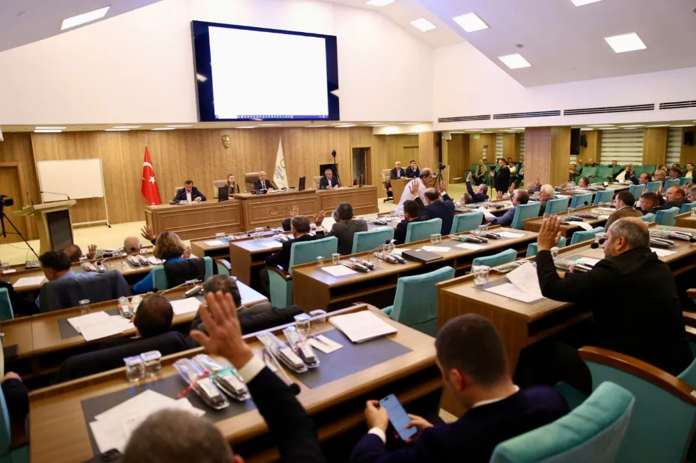 “Biz borç batağında değil, yatırım atağındayız”