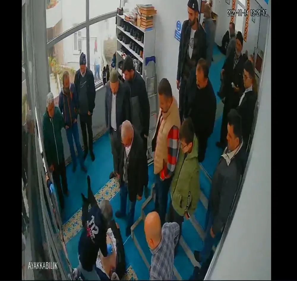 Ünye’de cami girişinde kalp krizi geçiren adam hayatını kaybetti