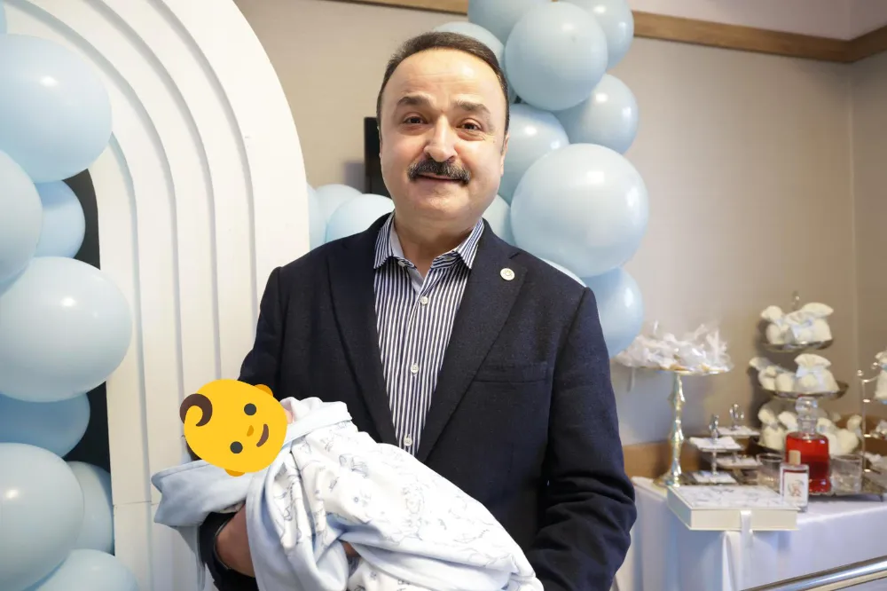 Şanlıtürk, ilk torunu Naci Alptuğ’un mutluluğunu yaşadı… 