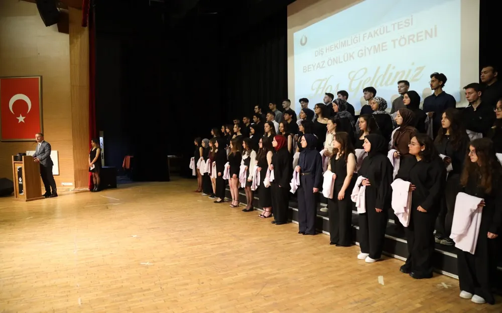 Diş Hekimliği Fakültesi öğrencileri beyaz önlüklerini giydi