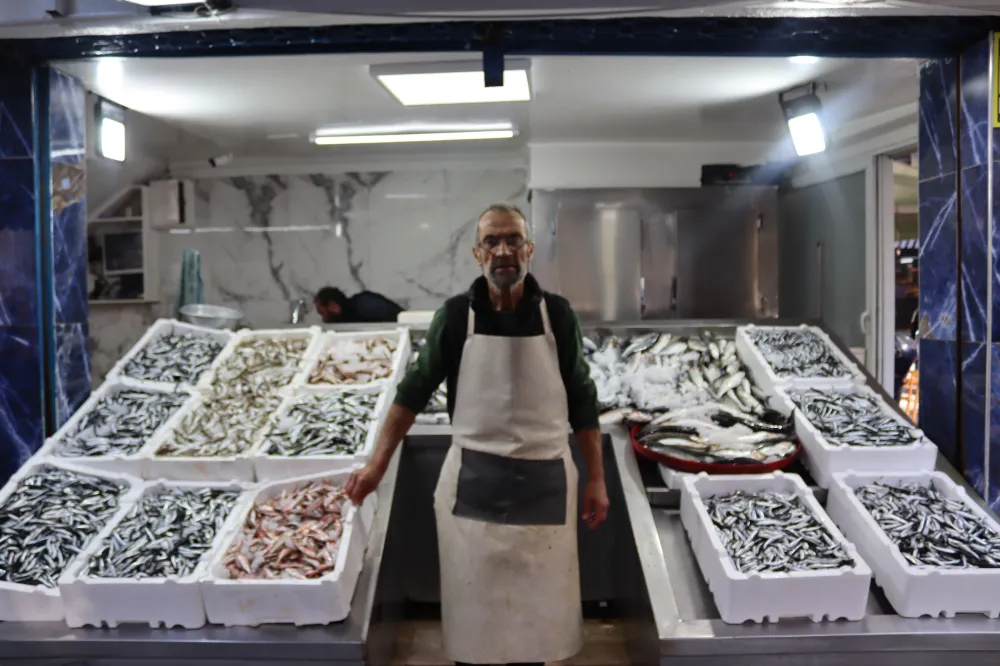 Ünye’de balık satışları sıcak havalarla birlikte düşüşte