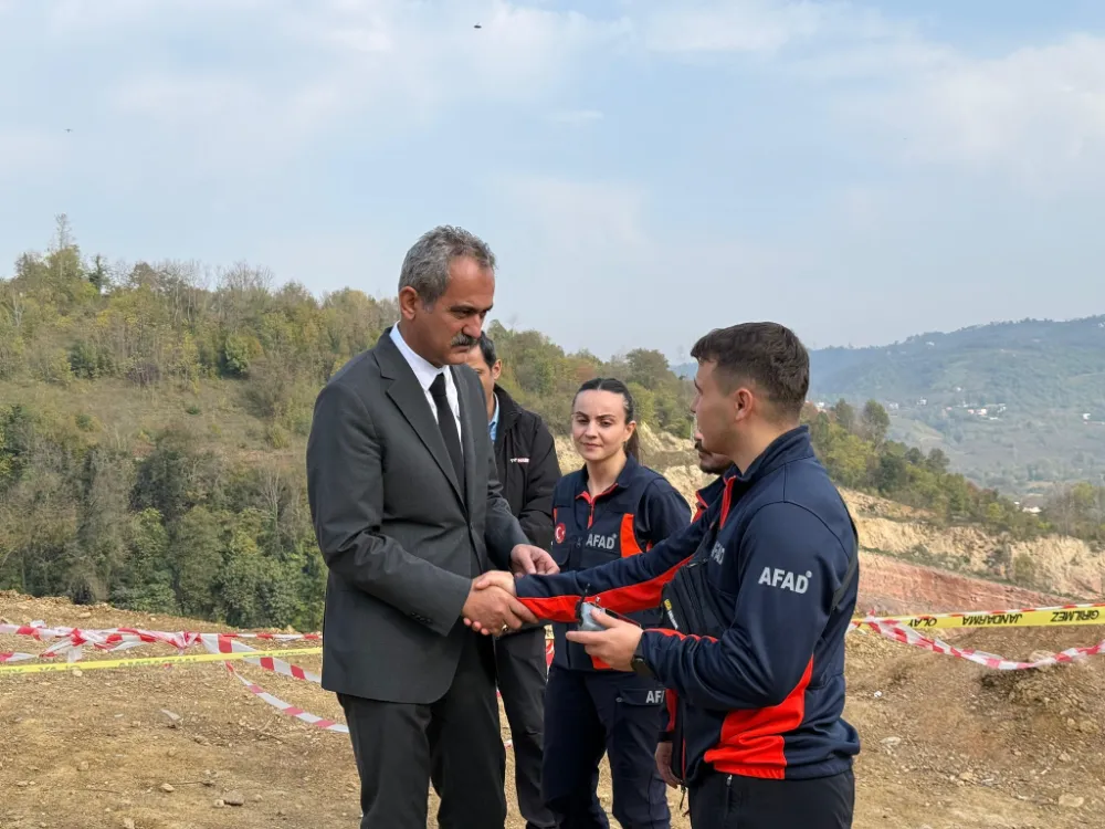 Mahmut Özer, Fatsa’daki taş ocağı göçük alanını inceledi