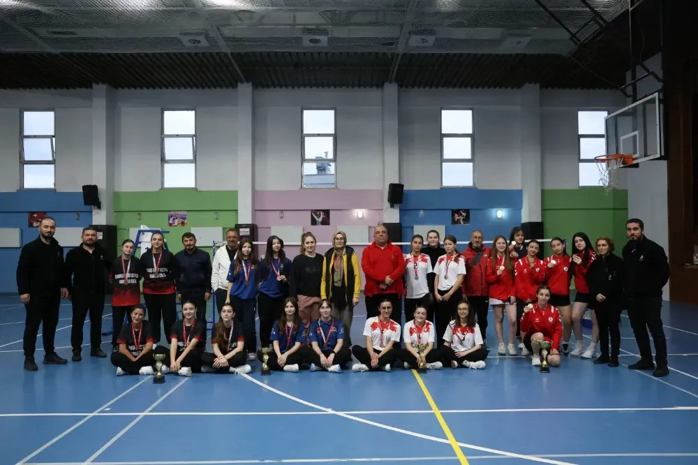 Ordu’da Genç Kızlar Badminton’da şampiyon Muhsin Yazıcıoğlu Lisesi…
