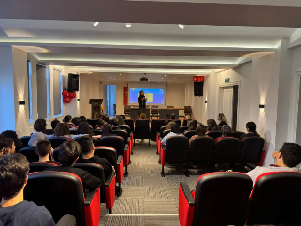 Emniyetten öğrencilere ve velilere KADES bilgilendirmesi