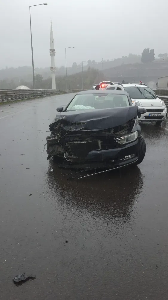 Ünye’de tünel çıkışında kaza!