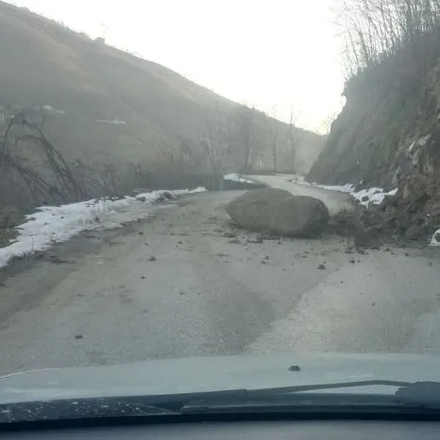 Kabataş-Gölköy yolunda heyelan!