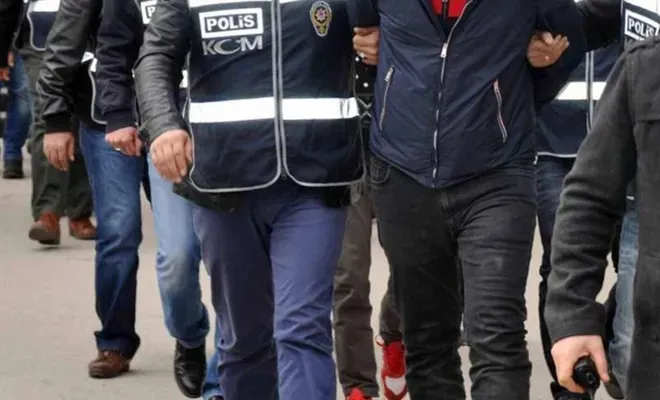 Araması olan 26 kişi yakalandı