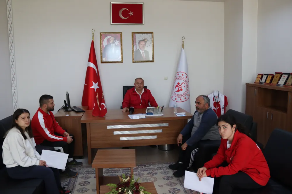 Ünyeli bayan güreşçilerden tarihi başarı!