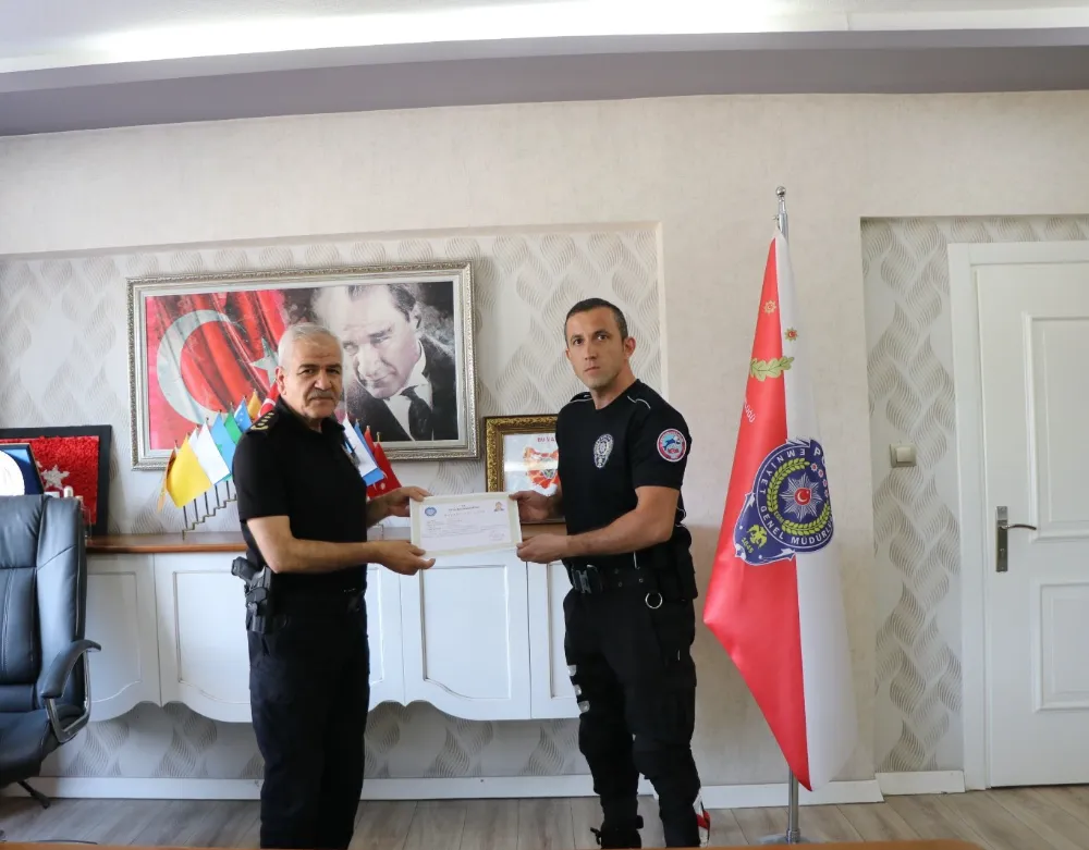 Fatsa’da başarılı polis memurlarına üstün başarı belgesi