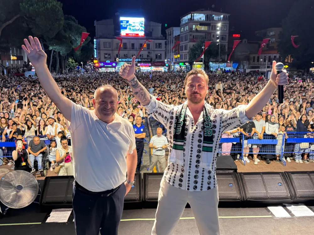 Ünye Festivaline muhteşem Sinan Akçıl konseriyle final… 