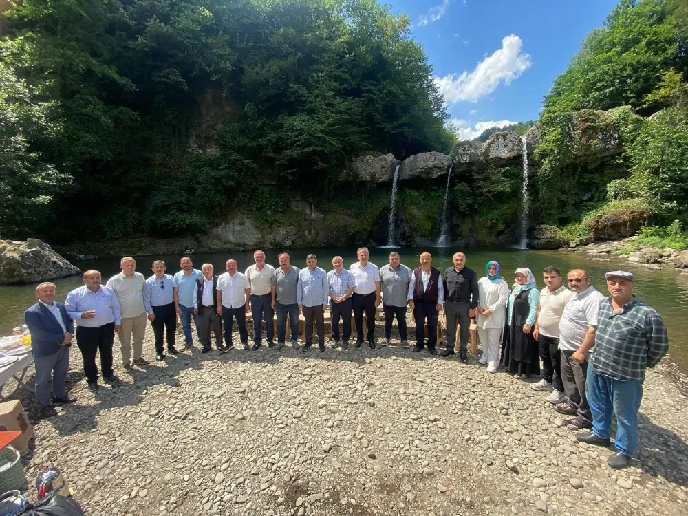 Gökçegelin Şelalesi’nde doğanın kalbinde kahvaltı