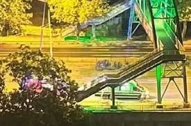 Fatsa’da Kamyonet Üst Geçide Çarptı: 2 Yaralı