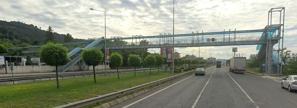 Ünye’de hastane önünde üst geçide asansör kazandırılıyor 