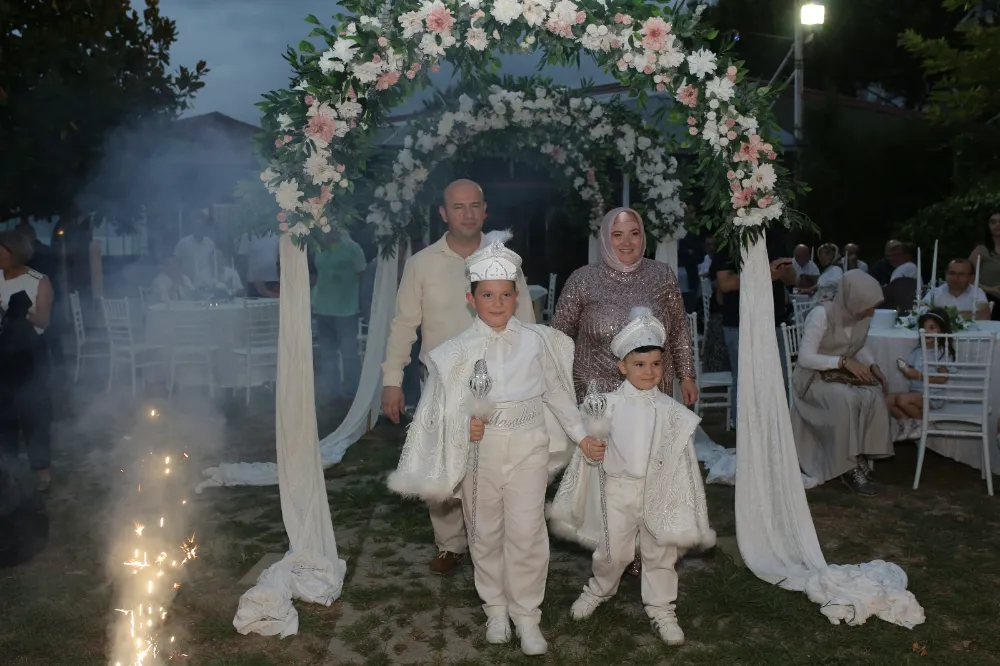 Umut Aras ve Göktürk Lacivert’in sünnet heyecanı…