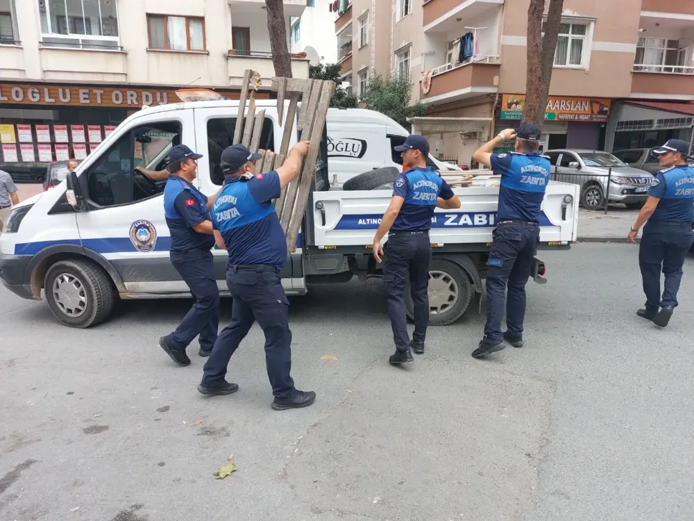 Kaldırımları işgal edenlere geçit yok!